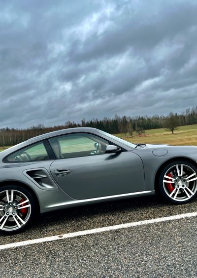 PORSCHE 997 TURBO VS 997 TURBO S
