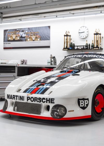 “Porsche Heritage Moments” brings together five variants of the 935 for the first time