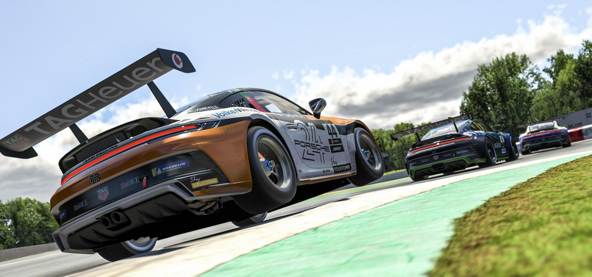 Diogo C. Pinto defends his lead in the Porsche Esports Supercup