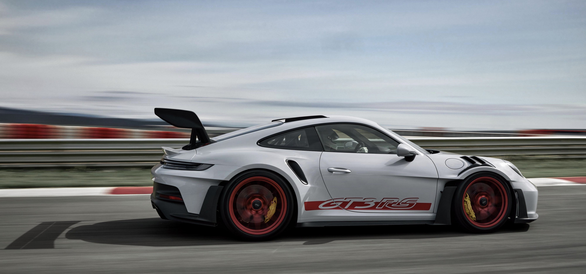 The new Porsche 911 GT3 RS