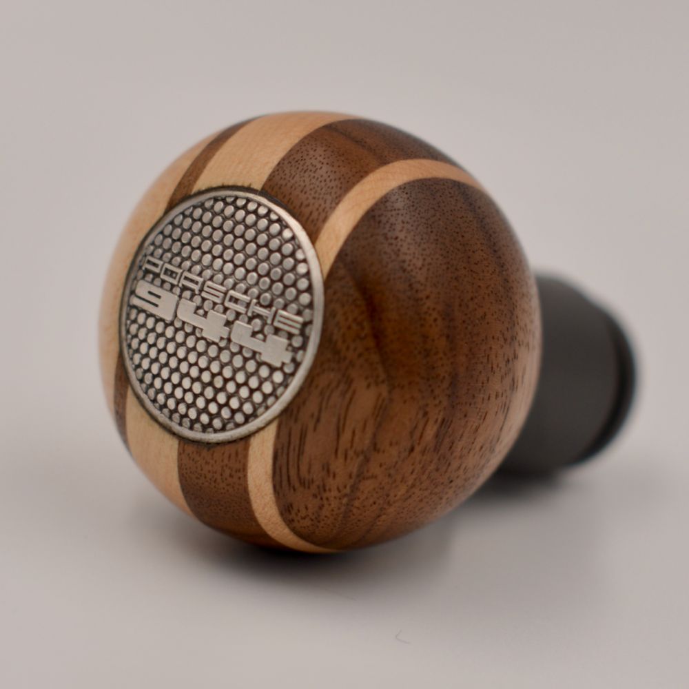Porsche 944 Gear knob/Walnut tree and Canadian maple GoClassic