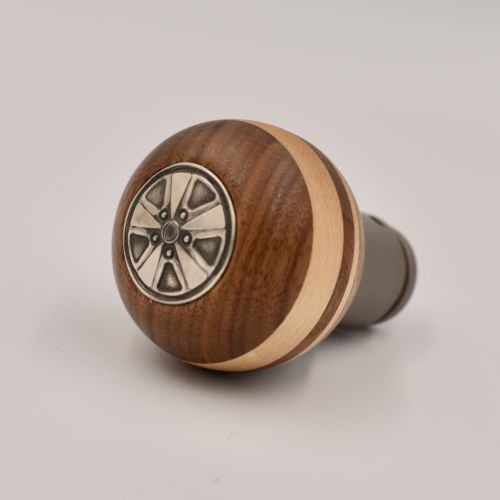 Limited "911 Anniversary edition" gear knob//Walnut tree and Canadian maple (964/993/996/997).