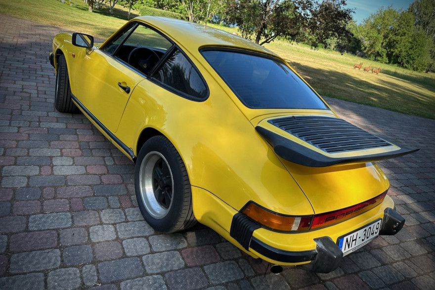 Porsche 911 SC Auric