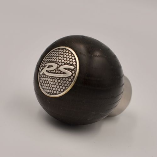 Limited “RS Black edition” gear knob.