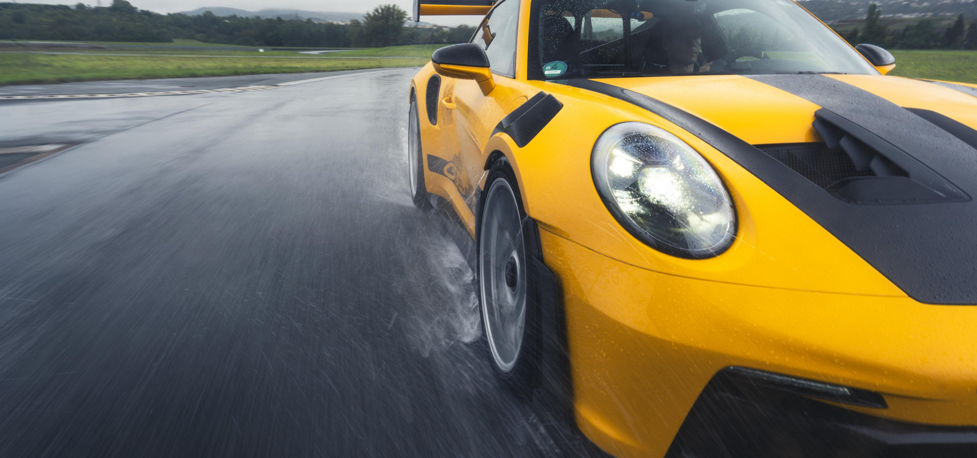 Nassreifen von Porsche und Michelin verlängert die Trackday-Saison