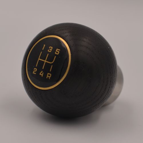 Limited “5 gear Black edition” Schaltknöpfe.